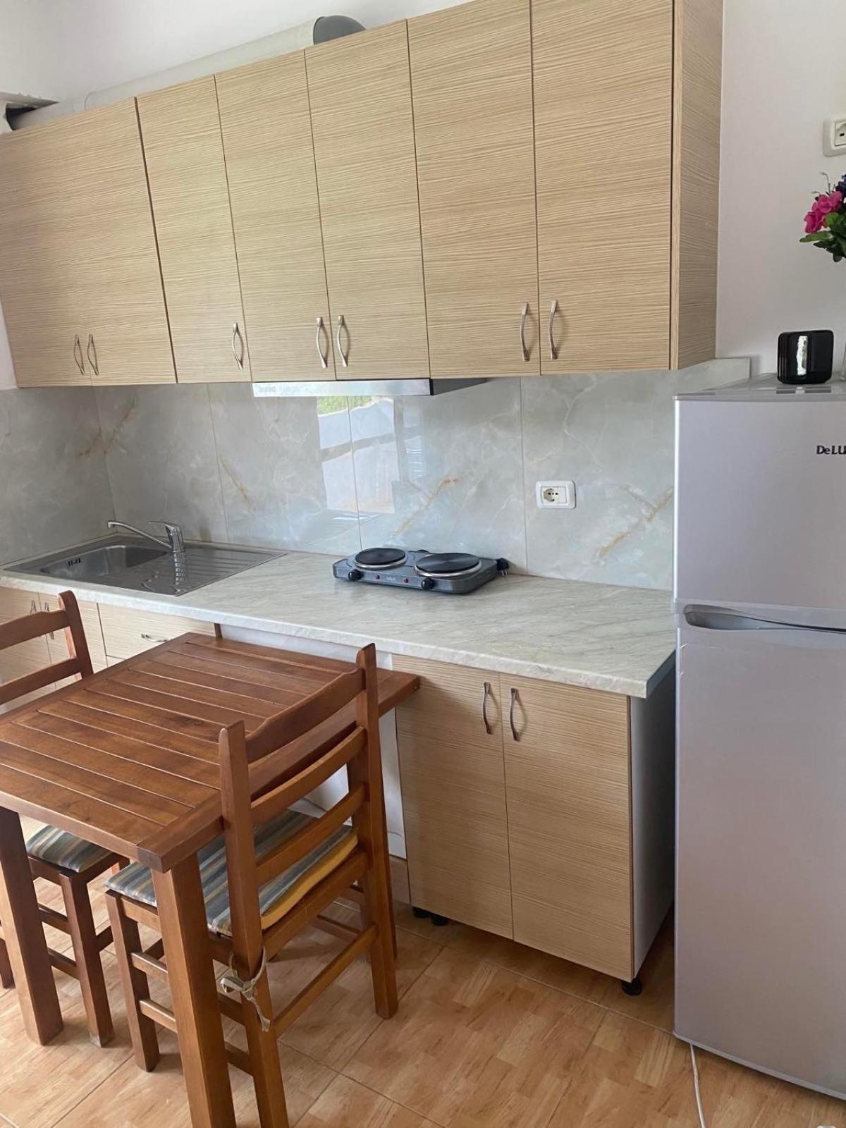 Ilias Family Rooms Himare Exterior photo